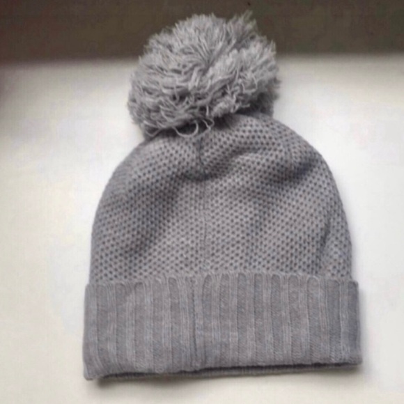 New Calvin Klein Hat Women’s Gray Lined Knit Winter Casual Beanie Hat With Pom main image 8